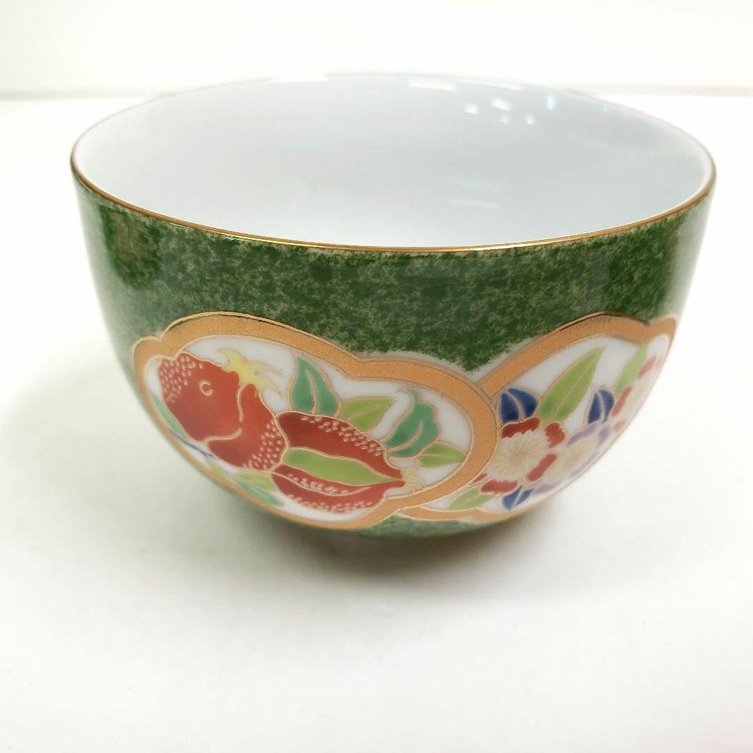 Amazon.co.jp: 有田焼 雅峯窯永泉作 蓋付き湯飲み 4客 丸盆 金彩